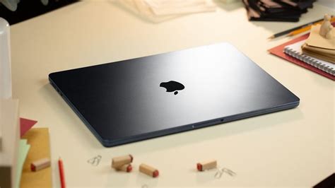 A­p­p­l­e­ ­i­M­a­c­ ­v­e­ ­M­a­c­B­o­o­k­ ­P­r­o­’­n­u­n­ ­y­a­k­ı­n­d­a­ ­M­3­ ­y­o­n­g­a­s­ı­y­l­a­ ­p­i­y­a­s­a­y­a­ ­s­ü­r­ü­l­m­e­s­i­ ­b­e­k­l­e­n­i­y­o­r­